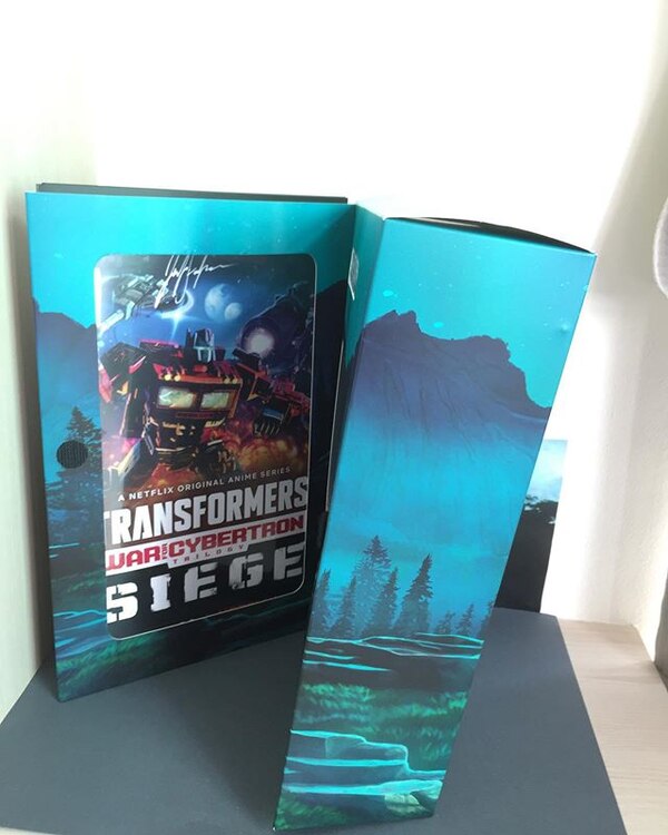 Transformers Earthrise Retailer Incentive Gift Box, Poster And Pin Sets  (2 of 6)